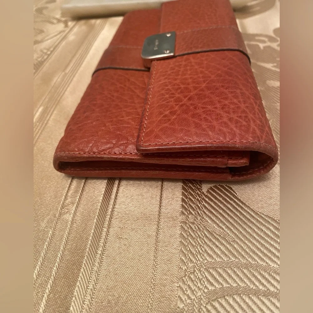Gucci brown wallet